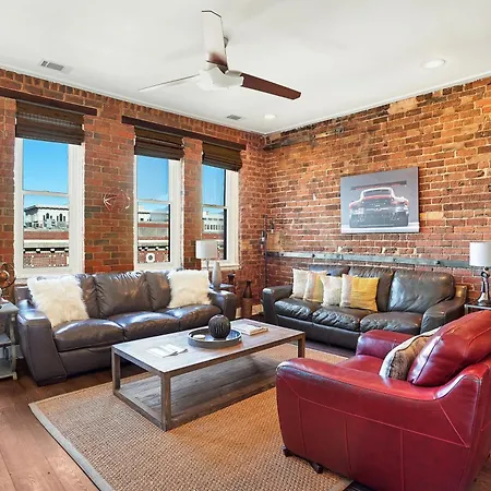 Corner View Broughton Penthouse With Free Reserved Parking